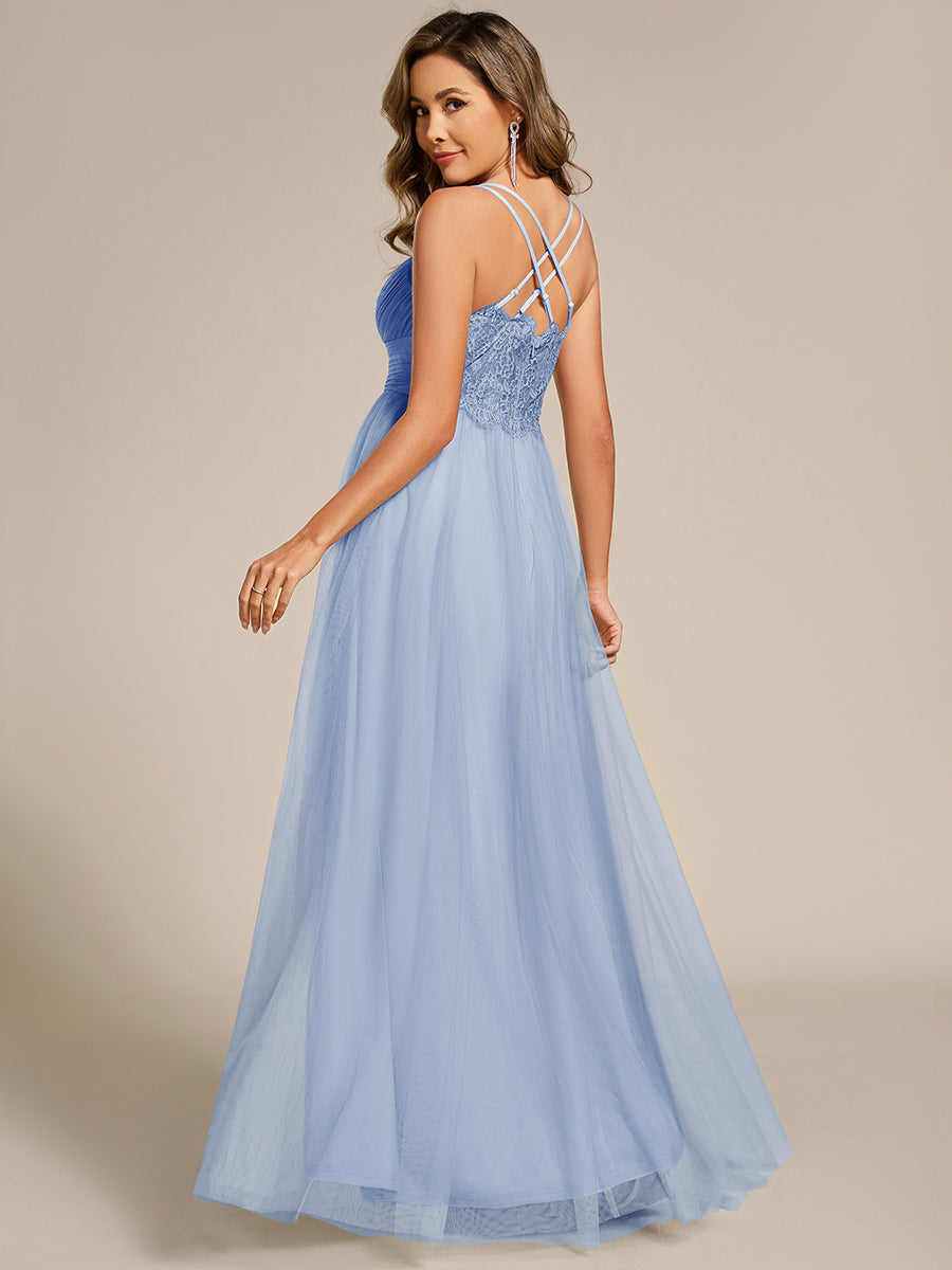 Romantic Spaghetti Straps Tulle Bridesmaid Dresses with Lace Backless Crossover Halter Design