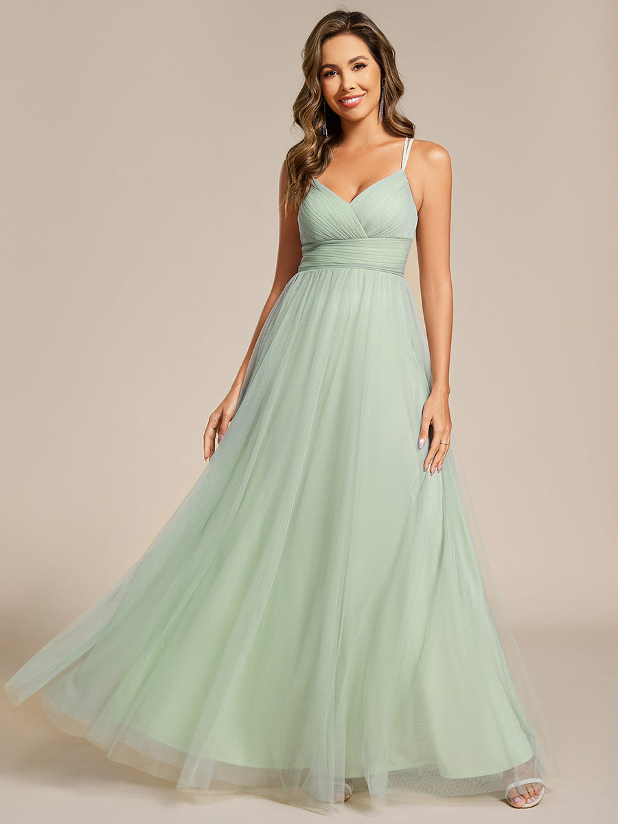 Romantic Spaghetti Straps Tulle Bridesmaid Dresses with Lace Backless Crossover Halter Design