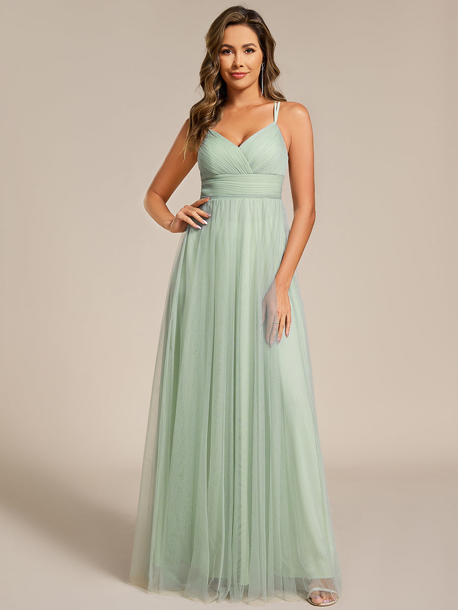 Romantic Spaghetti Straps Tulle Bridesmaid Dresses with Lace Backless Crossover Halter Design