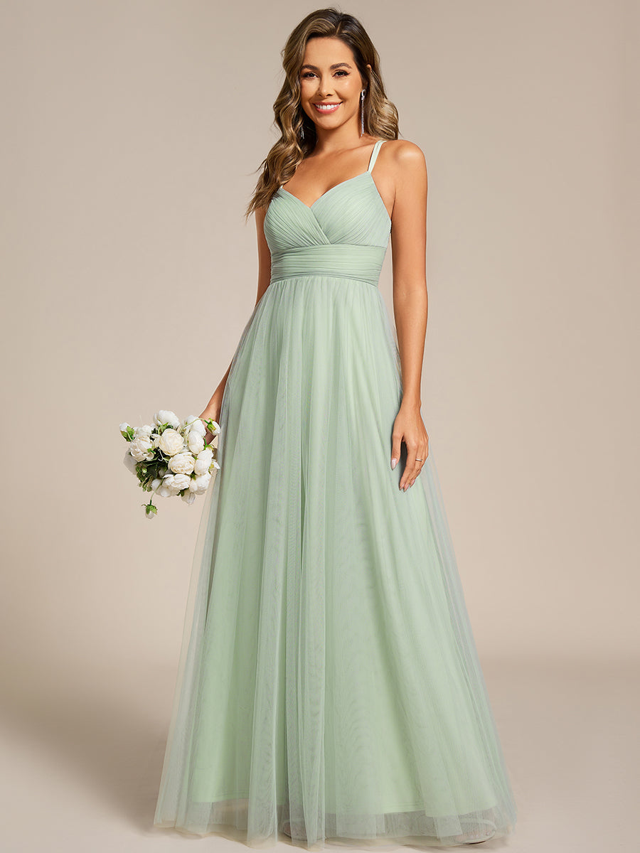 Romantic Spaghetti Straps Tulle Bridesmaid Dresses with Lace Backless Crossover Halter Design