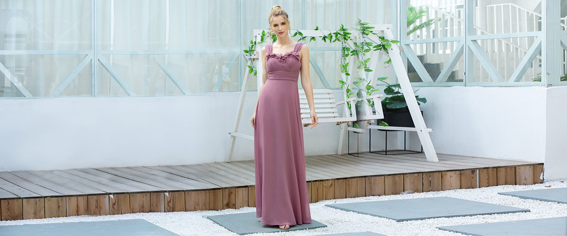 What Kind Of Evening Dresses Will Make You More Charming?